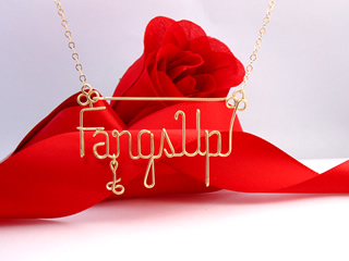 personalized name necklace in gold wire 