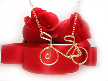 Bicycle pendant necklace 