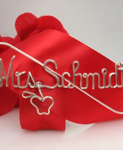Personalized wire names pin