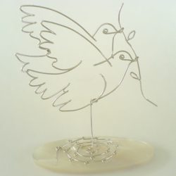 Pablo Picasso "Two Doves" in platinum wire Pablo Picasso "Two Doves" in platinum wire
