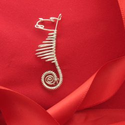 Sea horse Brooch, silver wire Sea horse Brooch, silver wire
